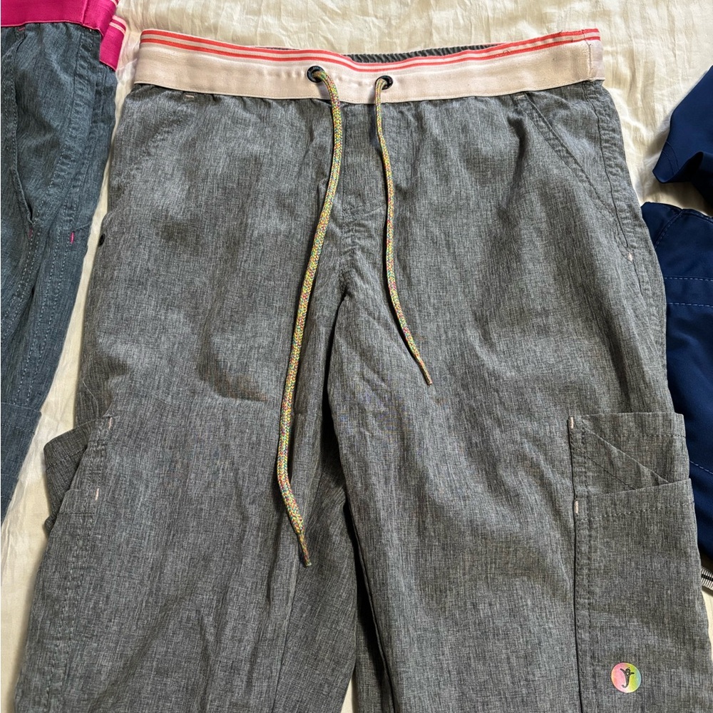 Assorted XS Scrubs - Picture 8 of 8